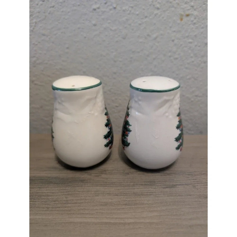 Super Cute Vintage Christmas Tree Ceramic Salt & Pepper Shaker Set